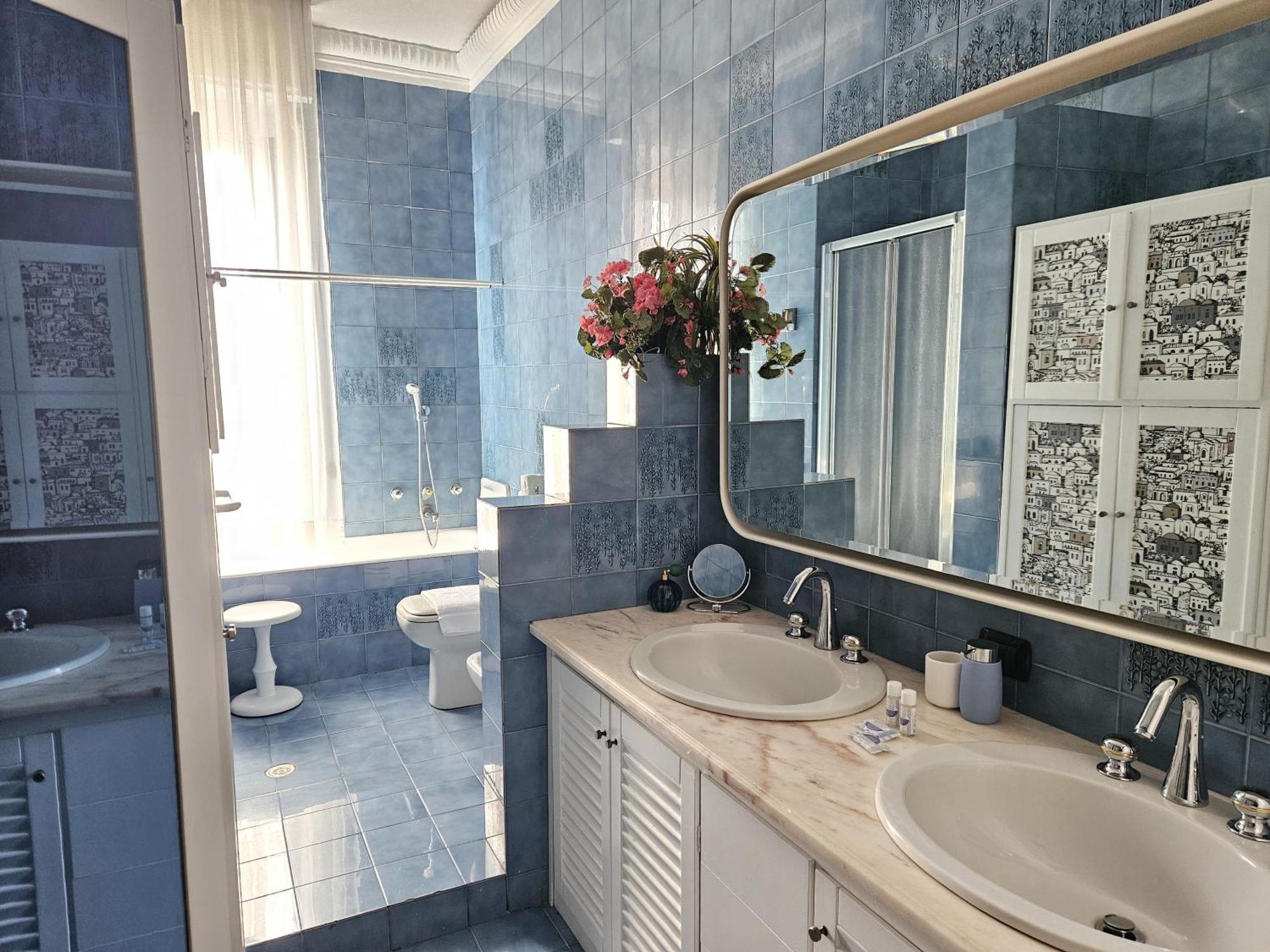 Homegallery - Elegante Appartamento Milanese 外观 照片