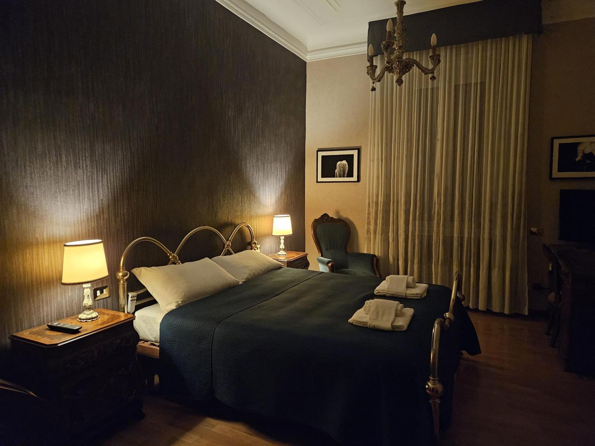 Homegallery - Elegante Appartamento Milanese 外观 照片